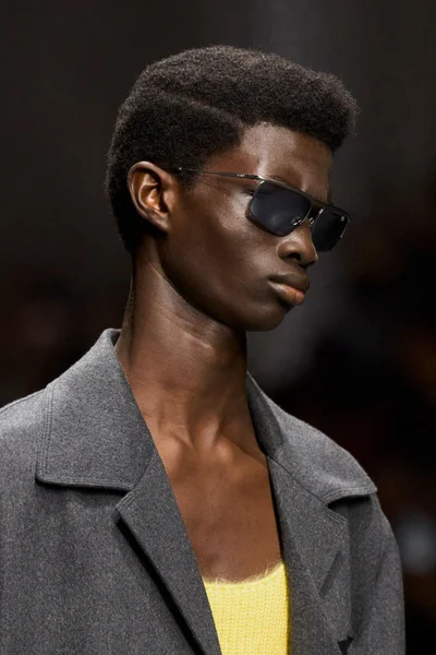 Look 75